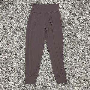ATHLETA SALUTATION HIGH RISE JOGGER - Size S Mauve